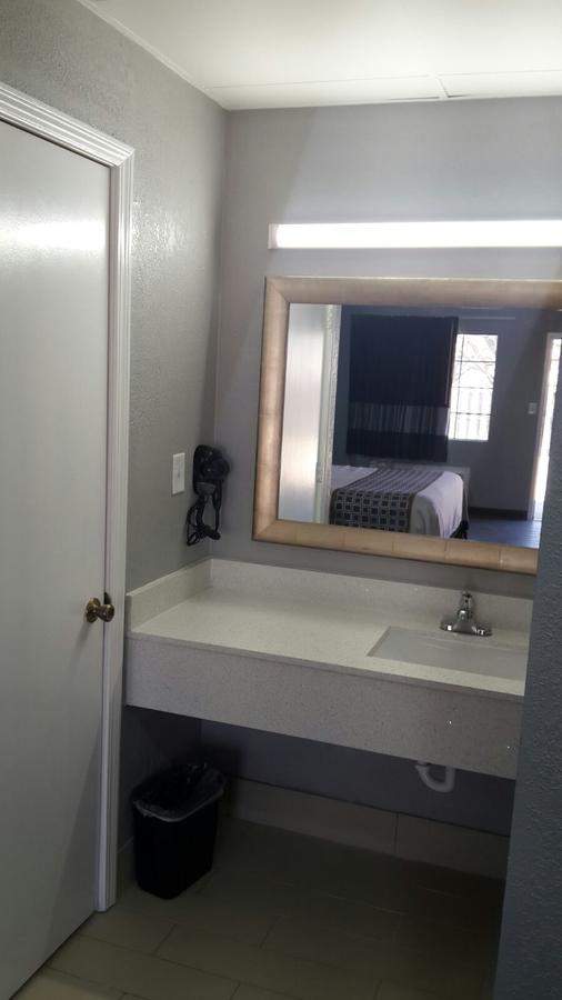 Paris Inn And Suites Екстериор снимка
